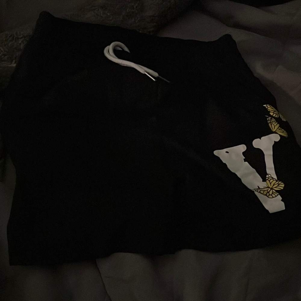 VLONE butterfly shorts men small yellow